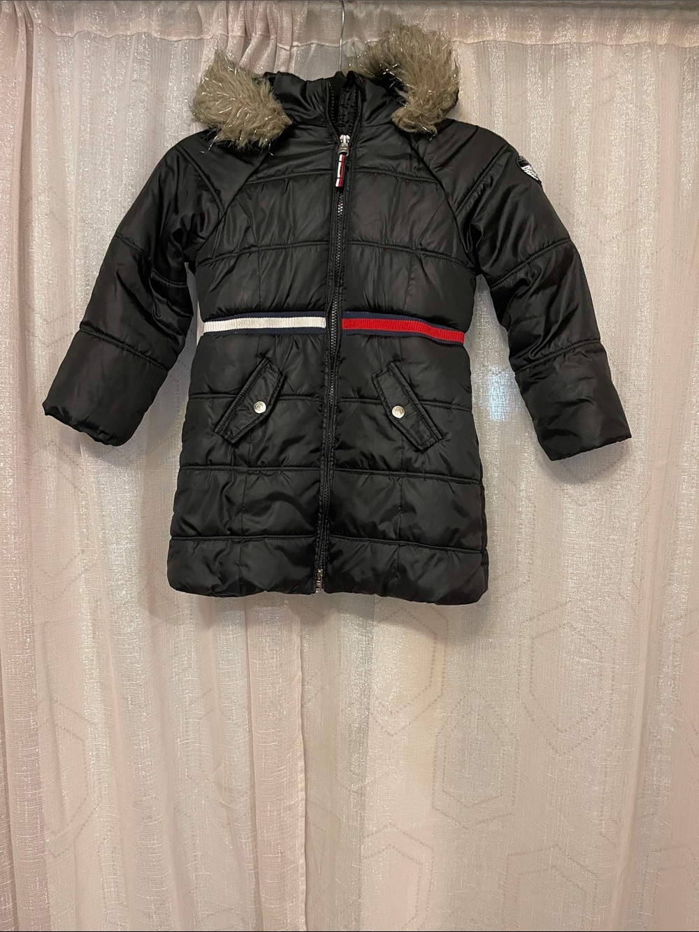 Tommy Hilfiger Black Puffer Coat with Faux-Fur Hood and Signature Stripe